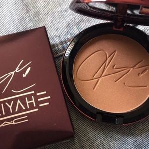 MAC Aaliyah bronzer